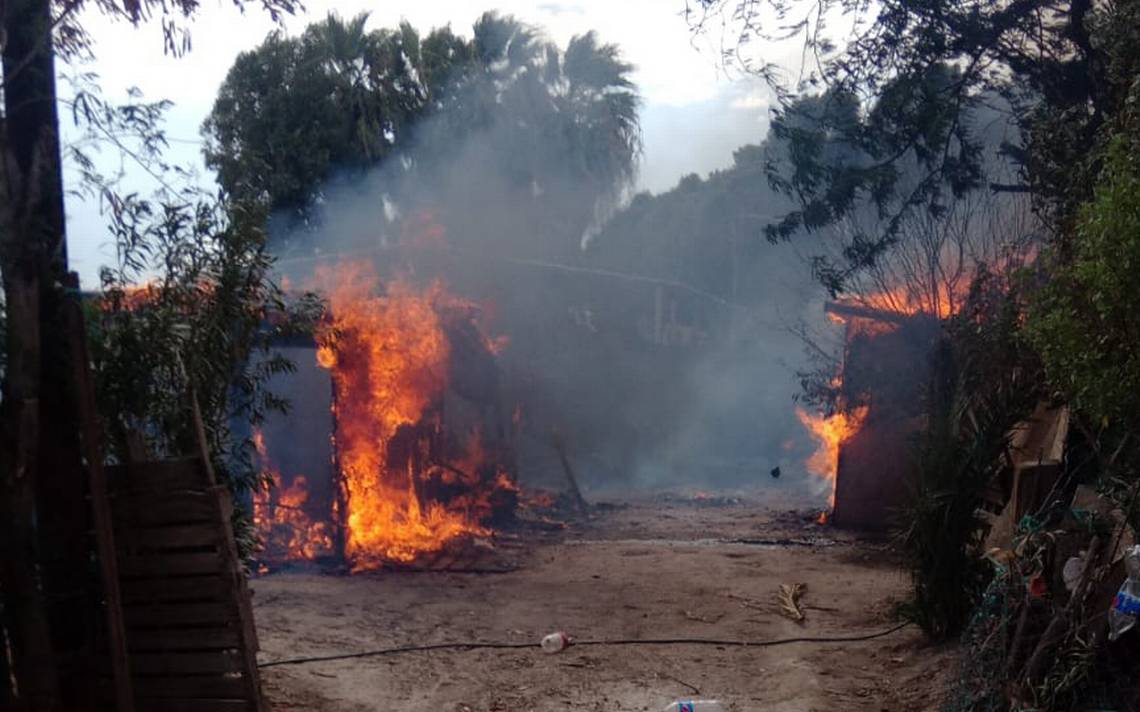 Incendio De Cinco Casas En El Ejido Veracruz La Voz De La Frontera Noticias Locales